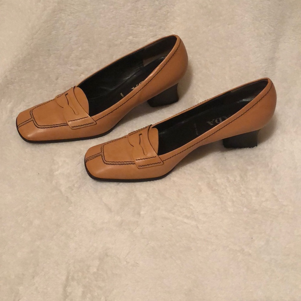 Prada vero cuoio Brown Pumps